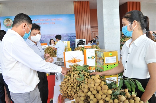 Hương Trầm H Loan