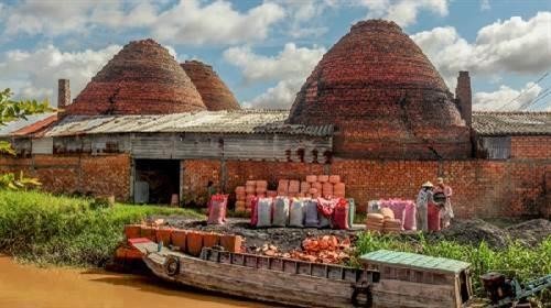 Bảo tồn và phát triển nghề dệt chiếu của huyện Phú Tân.